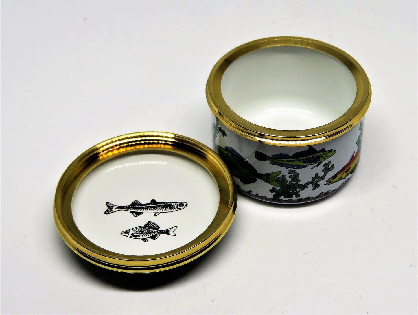 HALCYON DAYS ENAMEL BOX- "EAT, SLEEP, FISH" - FISHING - SEAWEED - GUMP'S - GUMPS