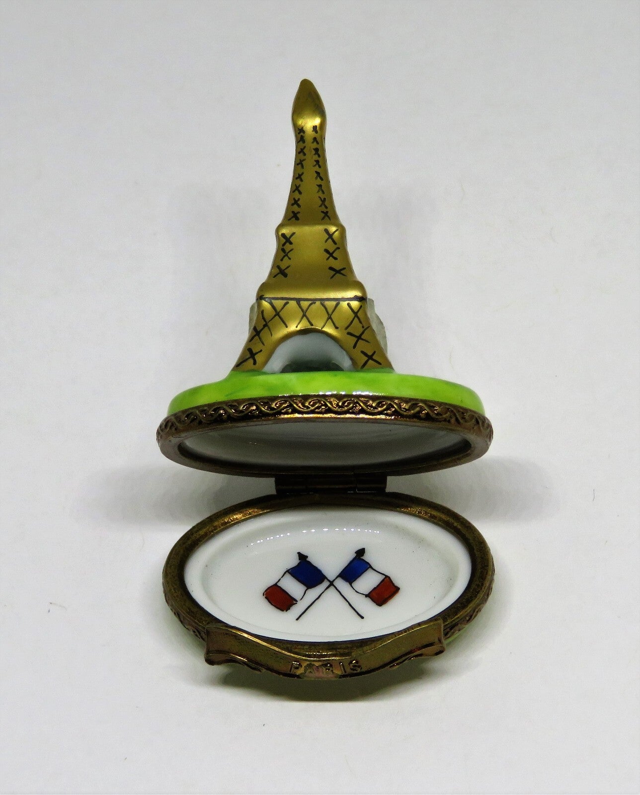 LIMOGES BOX ~ PARRY-VIEILLE ~ TINY GOLD EIFFEL TOWER ~ FRENCH FLAGS ~ PEINT MAIN