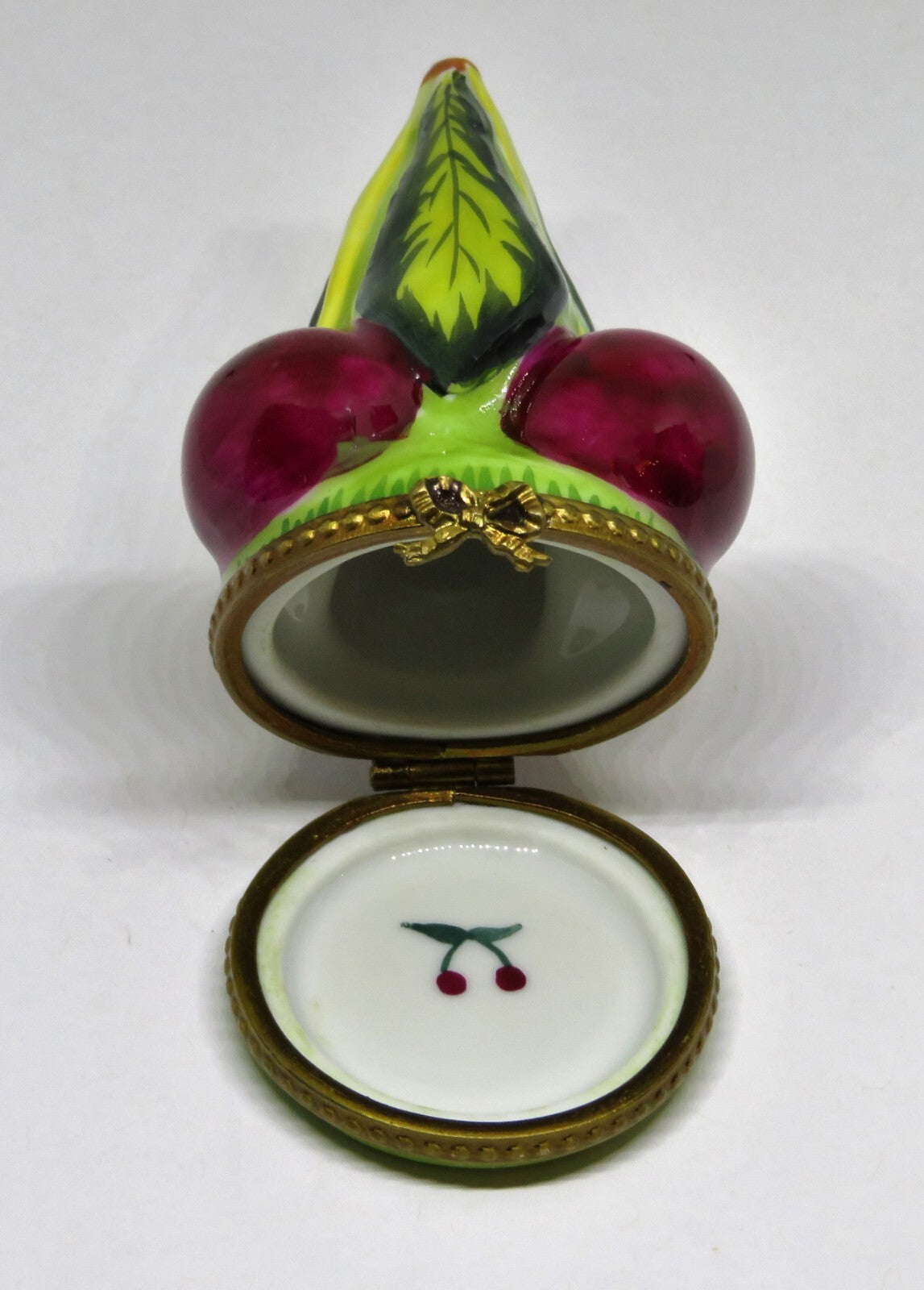LIMOGES FRANCE BOX - RIPE RED CHERRIES ON A STEM & LEAVES - CHERRY - FRUITS