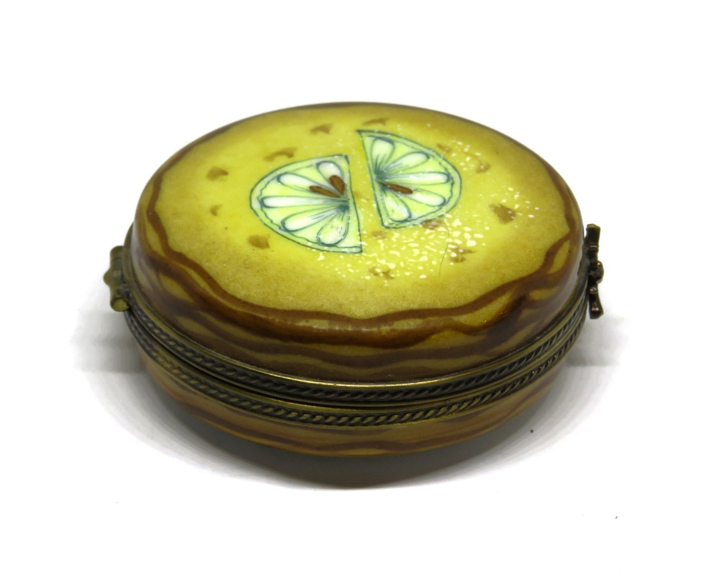 LIMOGES BOX ~EXIMIOUS~ LEMON TART & POWDERED SUGAR ~DESSERT~ PASTRY ~PEINT MAIN