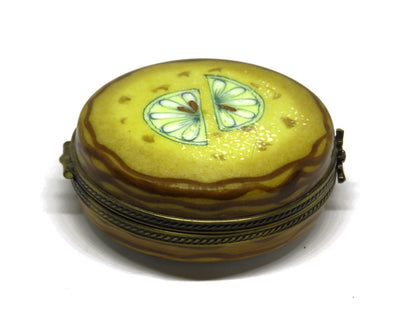 LIMOGES BOX ~EXIMIOUS~ LEMON TART & POWDERED SUGAR ~DESSERT~ PASTRY ~PEINT MAIN