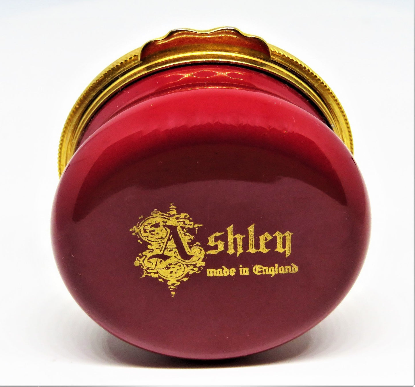 HOUSE OF ASHLEY - ENGLISH ENAMEL BOX - CANDLE & HOLLY - CHRISTMAS 1995 - MIB