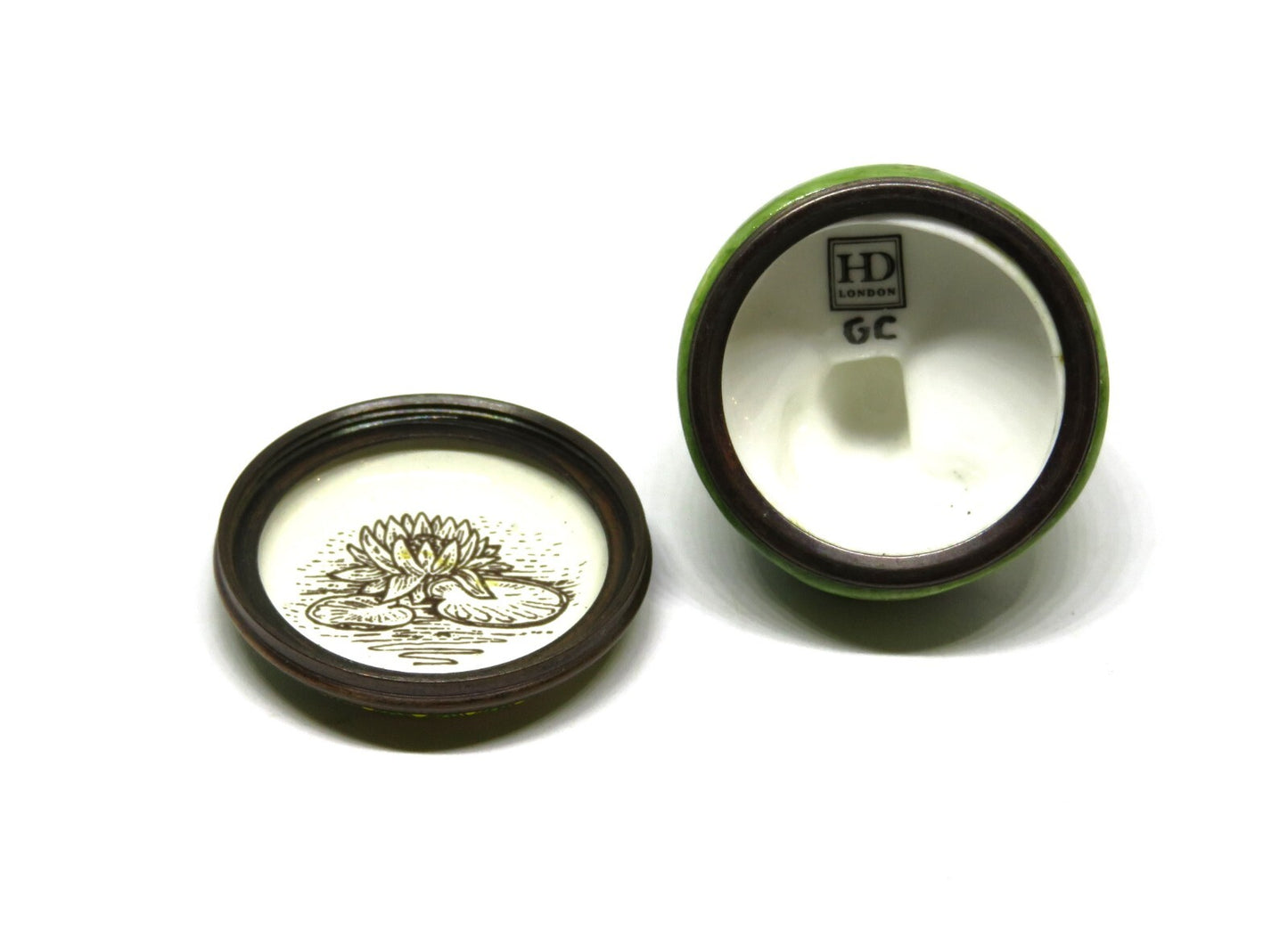 HALCYON DAYS ENAMEL BOX - SPOTTED GREEN & YELLOW FROG BONBONNIERE - WATER LILY
