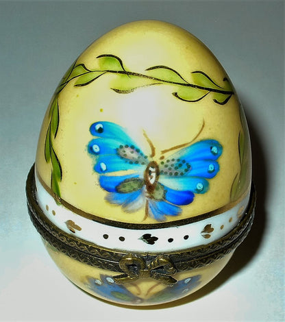 LIMOGES BOX- BUTTERFLY EASTER EGG - MULTI-COLORED BUTTERFLIES & LAUREL & FLOWERS
