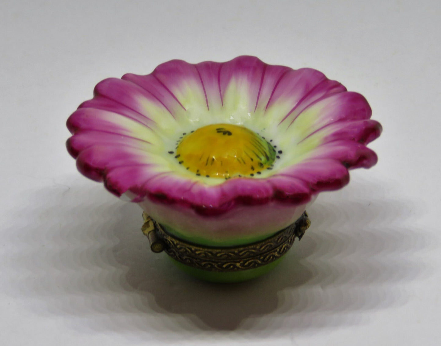 LIMOGES FRANCE BOX - CHAMART - SPRING FLOWER - PINK & WHITE DAISY - BEE
