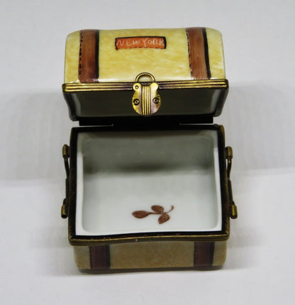 LIMOGES BOX - ROCHARD - STEAMER TRUNK & PADLOCK  - LUGGAGE - NEW YORK & PARIS