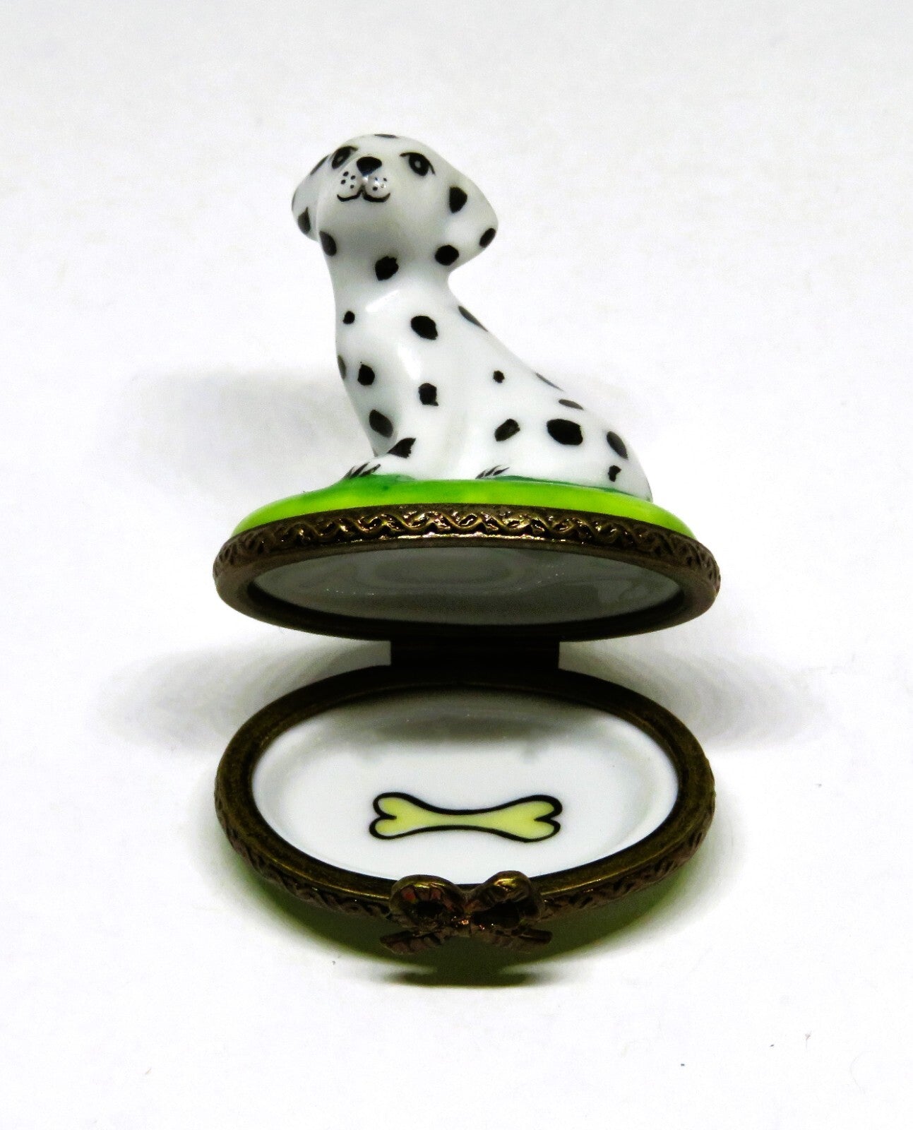 LIMOGES BOX ~ PARRY-VIEILLE ~ TINY DALMATIAN PUPPY ON THE GRASS ~ PEINT MAIN ~PV