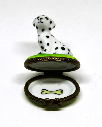LIMOGES BOX ~ PARRY-VIEILLE ~ TINY DALMATIAN PUPPY ON THE GRASS ~ PEINT MAIN ~PV