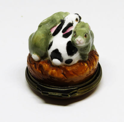 HALCYON DAYS ENAMEL BOX - THREE RABBITS BONBONNIERE -  JAPANESE NETSUKE - BUNNY