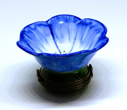 LIMOGES FRANCE BOX ~ BLUE  & WHITE FLOWER & GREEN CENTER ~ PEINT MAIN