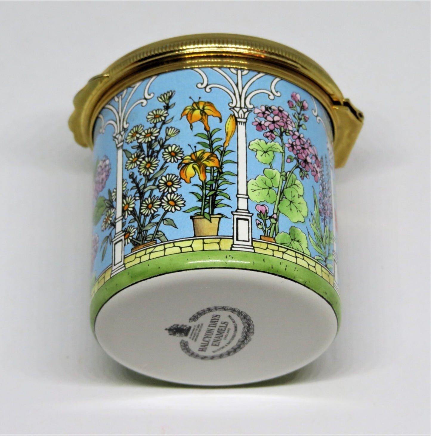 HALCYON DAYS ENAMEL BOX - GARDEN - GREENHOUSE - FLOWERS - DAISY - ROSE - LILY