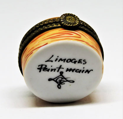 LIMOGES FRANCE BOX - CAMEMBERT  DE NORMANDIE CHEESE & COW - SUN FACE CLASP