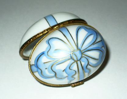LIMOGES FRANCE BOX ~ EASTER EGG ~ BLUE & GOLD BOW ~ TOP SIGNED ~ PEINT MAIN