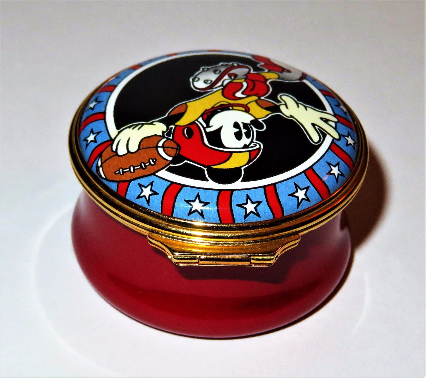 HALCYON DAYS ENAMEL BOX -DISNEY- MICKEY MOUSE PLAYING FOOTBALL - SUPER BOWL -MIB