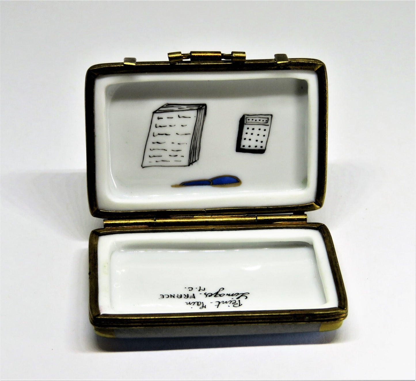 LIMOGES BOX - ROCHARD - VINTAGE WHITE HOUSE SUITCASE/ATTACHE CASE - EAGLE & FLAG