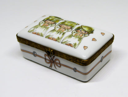 LIMOGES FRANCE BOX - ROCHARD - 3 LITTLE ANGELS - PINK HEARTS - "GOD BLESS YOU!"
