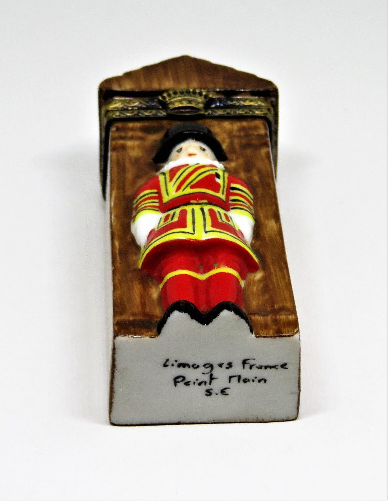 LIMOGES FRANCE BOX - TOWER OF LONDON GUARD & GUARD POST - BEEFEATER - ENGLAND