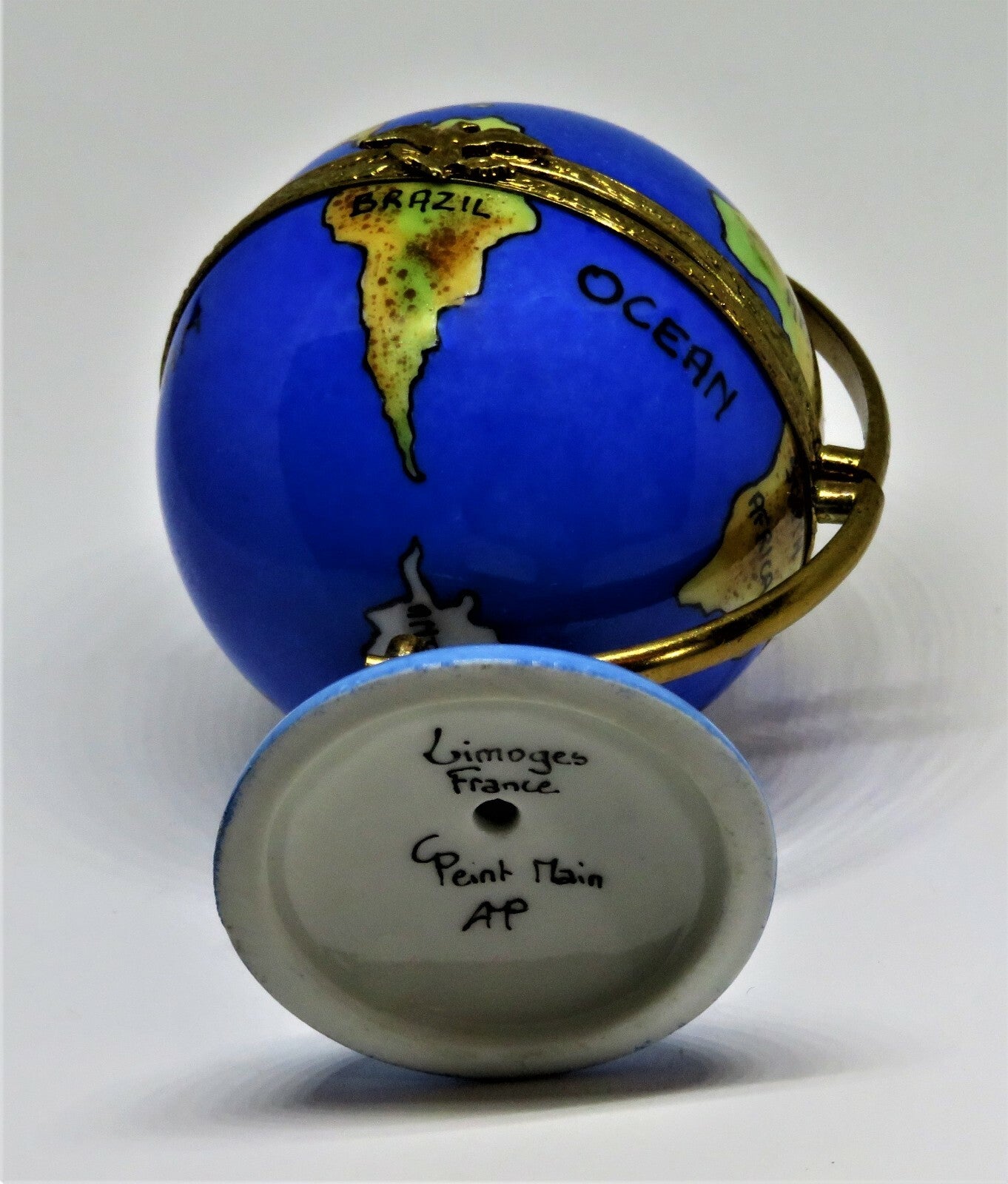 LIMOGES FRANCE BOX - WORLD GLOBE & METAL AXIS - EAGLE CLASP- GEOGRAPHY