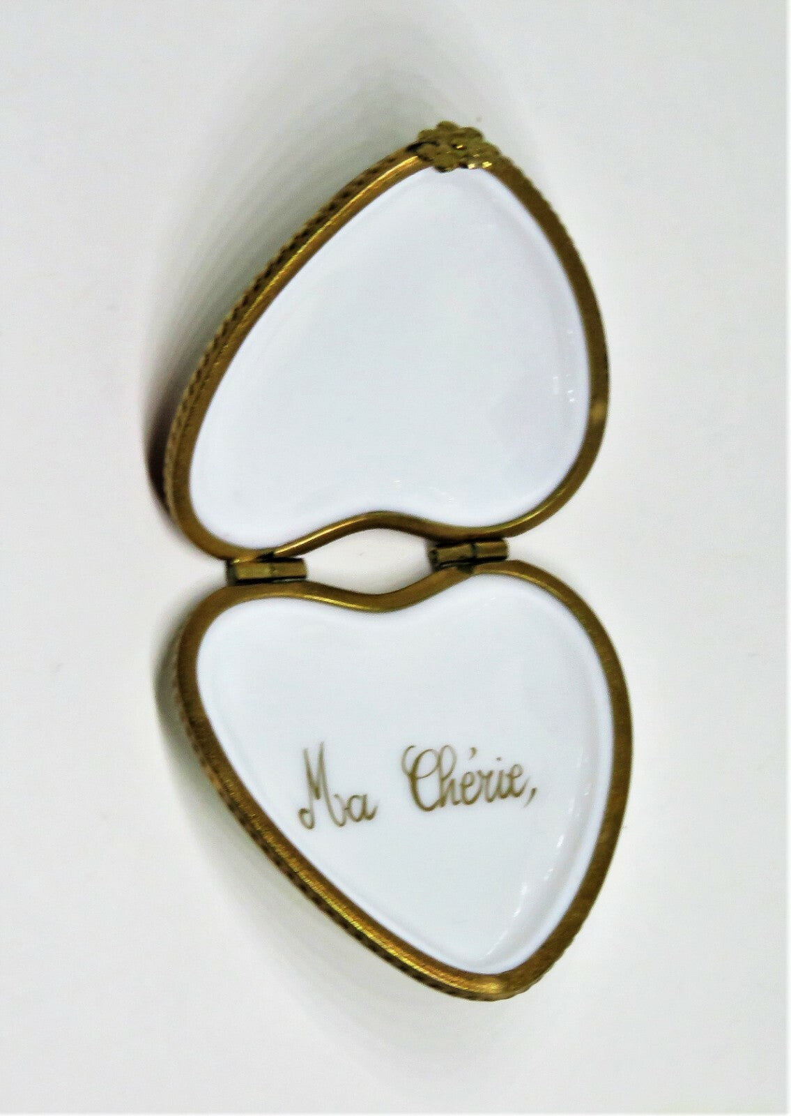 LIMOGES BOX - FLORAL HEART - FLOWER BOUQUET & RIBBON - "MA CHERIE" - ANNIVERSARY