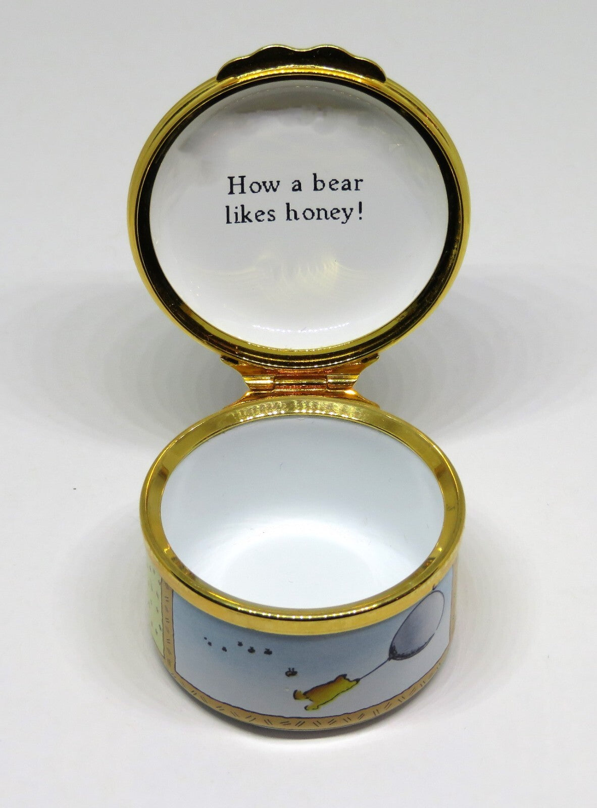 HALCYON DAYS ENAMEL BOX - WINNIE THE POOH - DISNEY - HOW A BEAR LIKES HONEY!