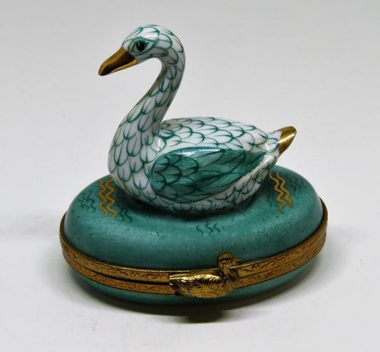 LIMOGES FRANCE BOX - TEAL FISHNET SWAN IN A POND - HEREND STYLE FISH NET