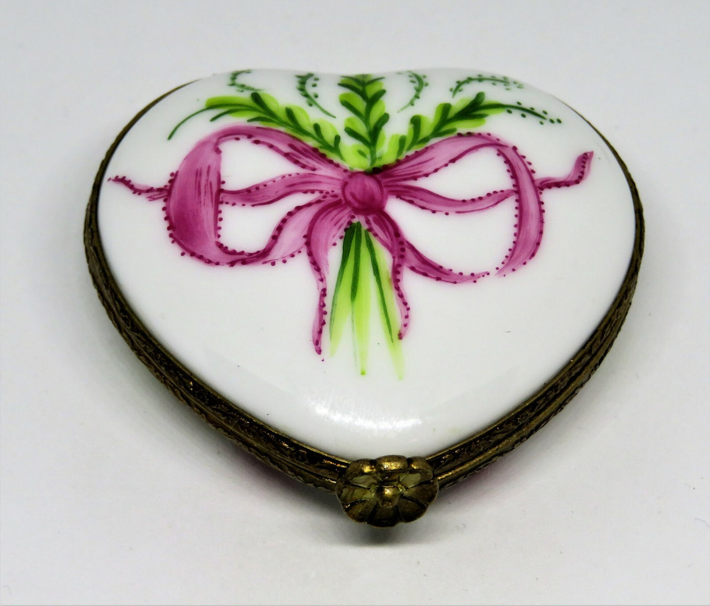 LIMOGES FRANCE BOX ~ HEART & ROSES & RIBBONS ~ FLOWER BOUQUET ~ ANNIVERSARY