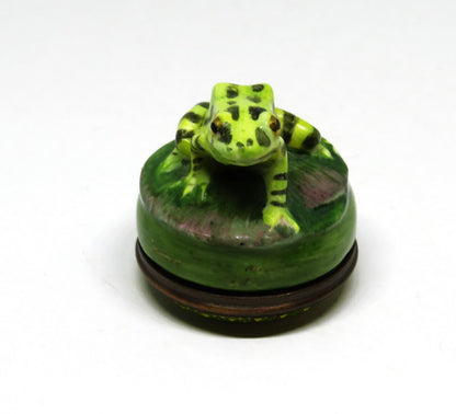 HALCYON DAYS ENAMEL BOX - SPOTTED GREEN & YELLOW FROG BONBONNIERE - WATER LILY