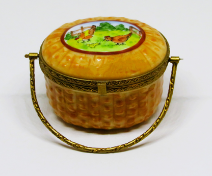 LIMOGES BOX - ROCHARD - NANTUCKET BASKET & 3 REMOVABLE EGGS - HENS & CHICK