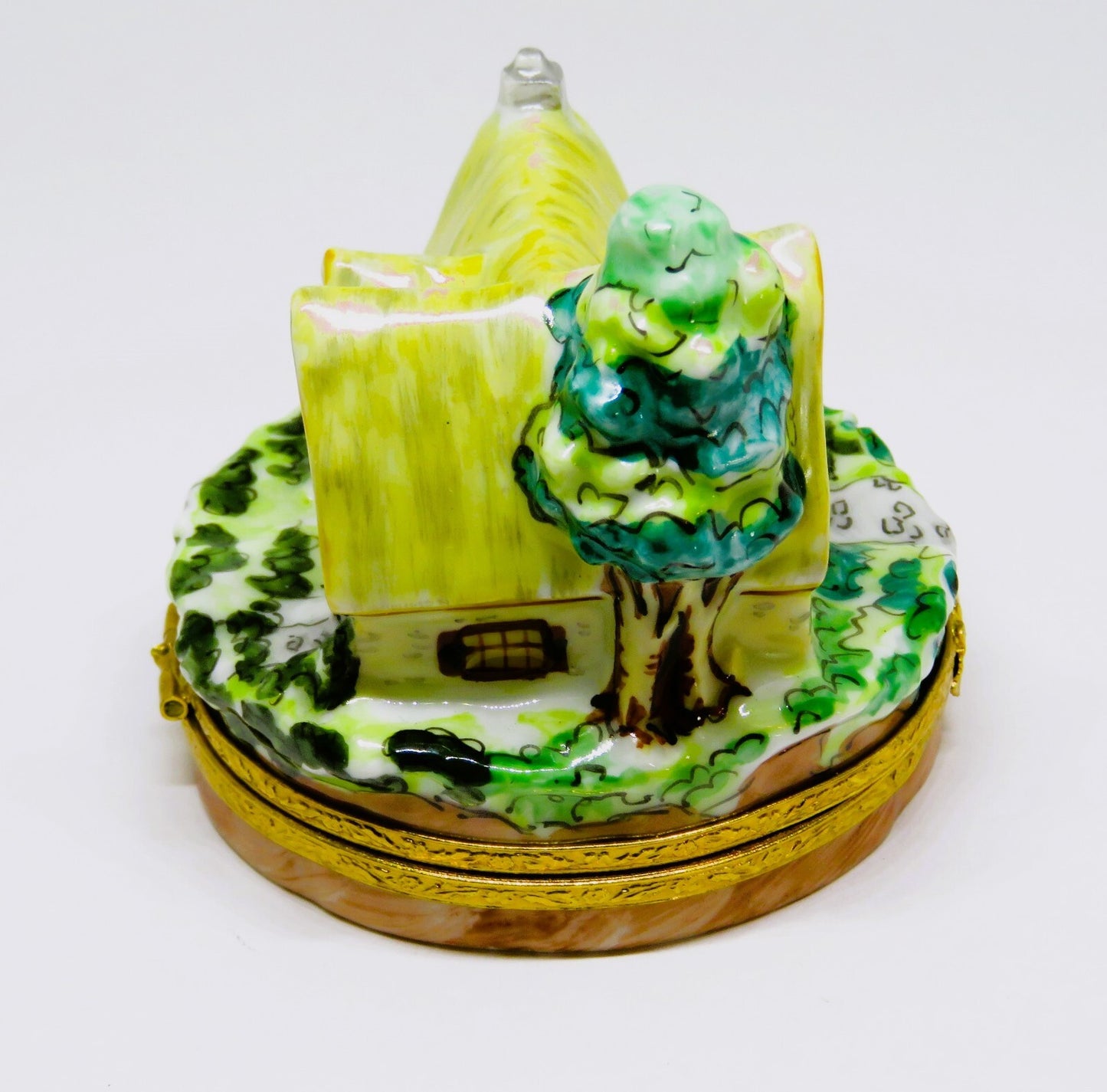 LIMOGES FRANCE BOX -ARTORIA- SNOW WHITE -COTTAGE OF THE SEVEN DWARFS- LE -DISNEY