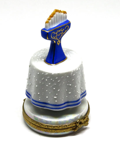 LIMOGES FRANCE BOX ~ JUDAICA ~ MENORAH ON A TABLE ~ HANUKKAH ~ JEWISH STAR