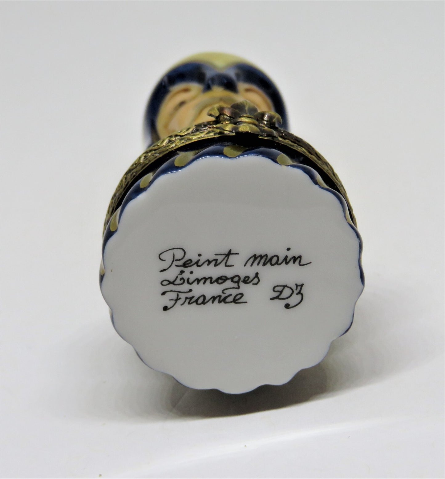 LIMOGES FRANCE BOX ~  PAWN CHESS PIECE ~ MAN ~ BOARD GAMES ~ PEINT MAIN