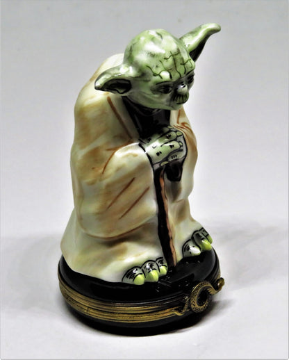 LIMOGES BOX - ROCHARD - STAR WARS - YODA - F.A.O. SCHWARZ EXCLUSIVE -MIB- RARE!!