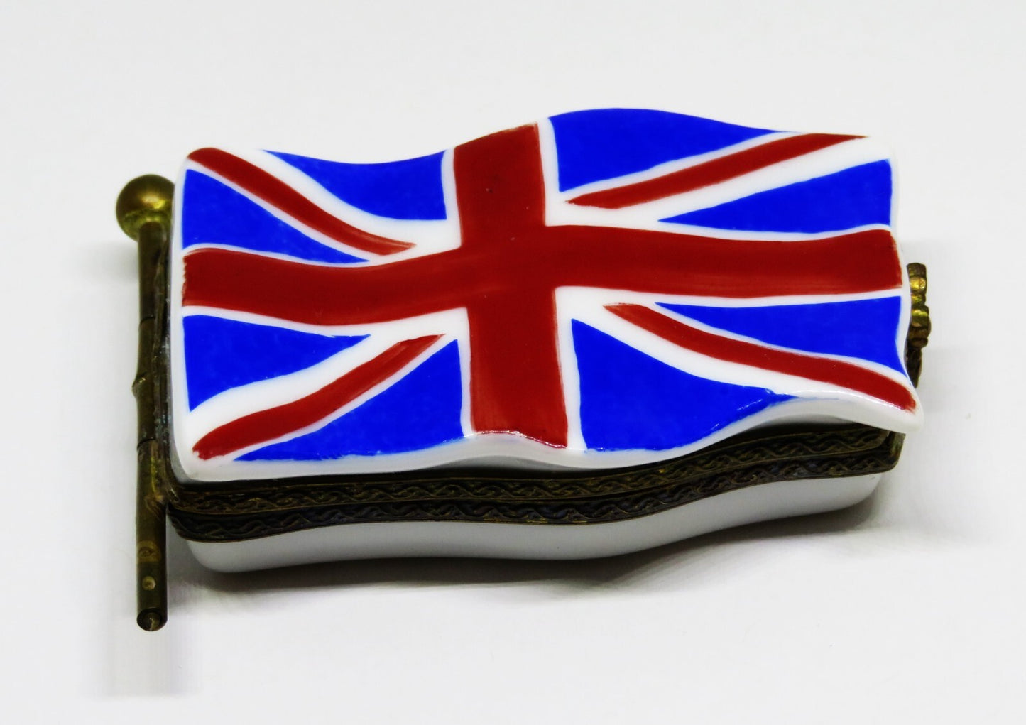 LIMOGES FRANCE BOX -EXIMIOUS- BRITISH UNION JACK FLAG ON A POLE - UNITED KINGDOM