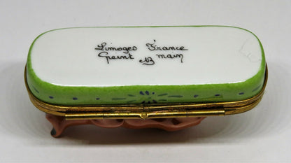 LIMOGES FRANCE PIN BOX - VINTAGE RED FOX IN A GRASSY MEADOW - LEAF CLASP