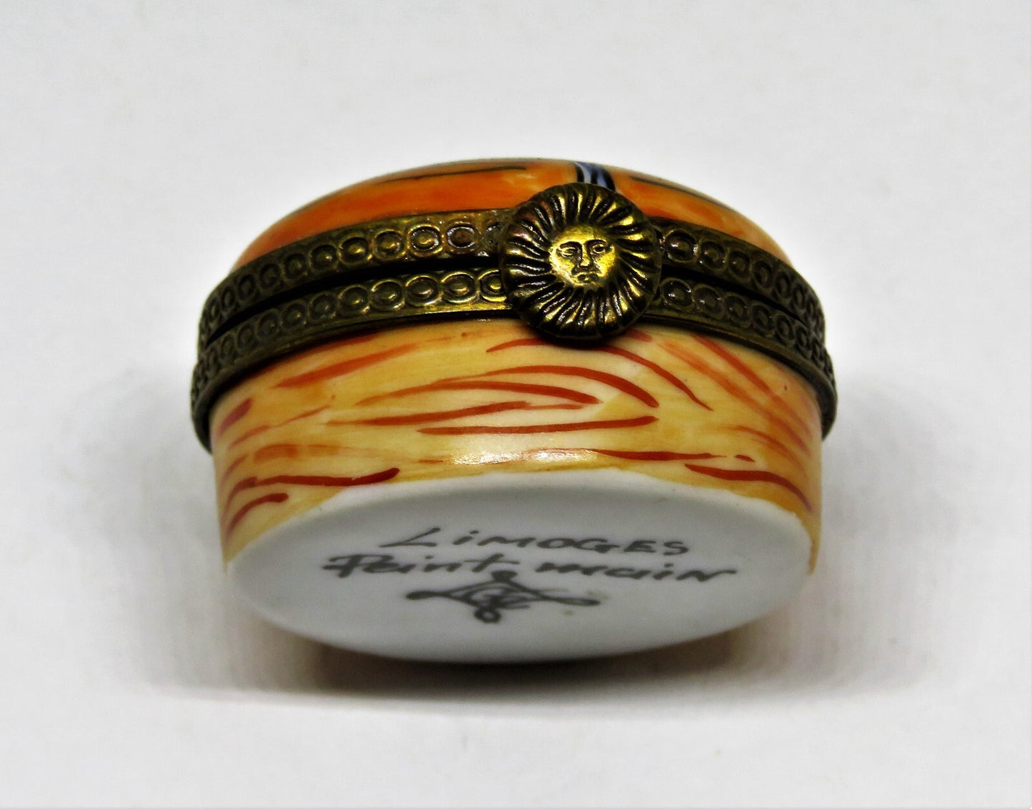 LIMOGES FRANCE BOX - CAMEMBERT  DE NORMANDIE CHEESE & COW - SUN FACE CLASP
