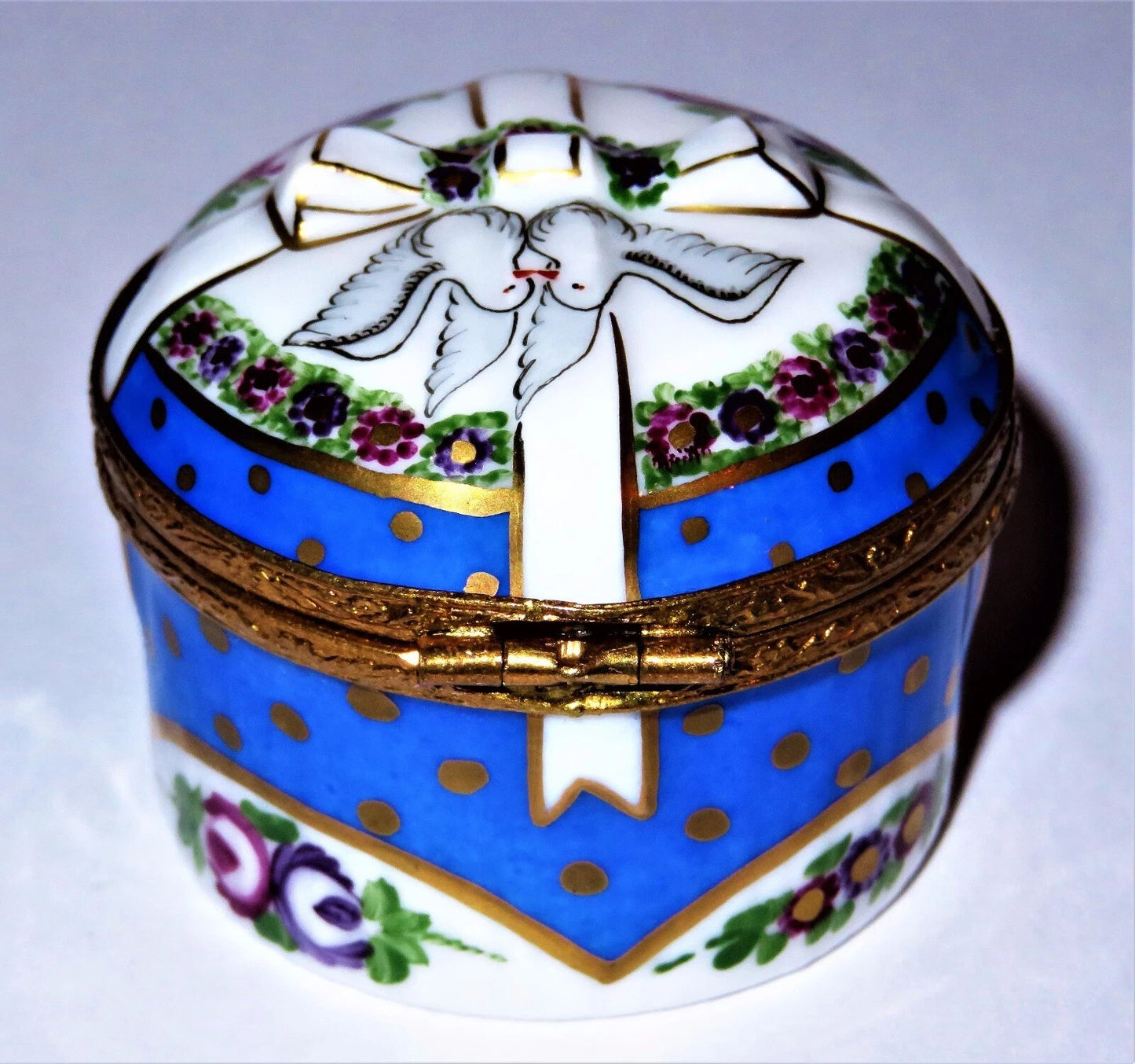 LIMOGES FRANCE BOX~HAT BOX & HAT~ DOVES & RIBBON & FLOWERS ~SEVRES ROSES~ BIRDS