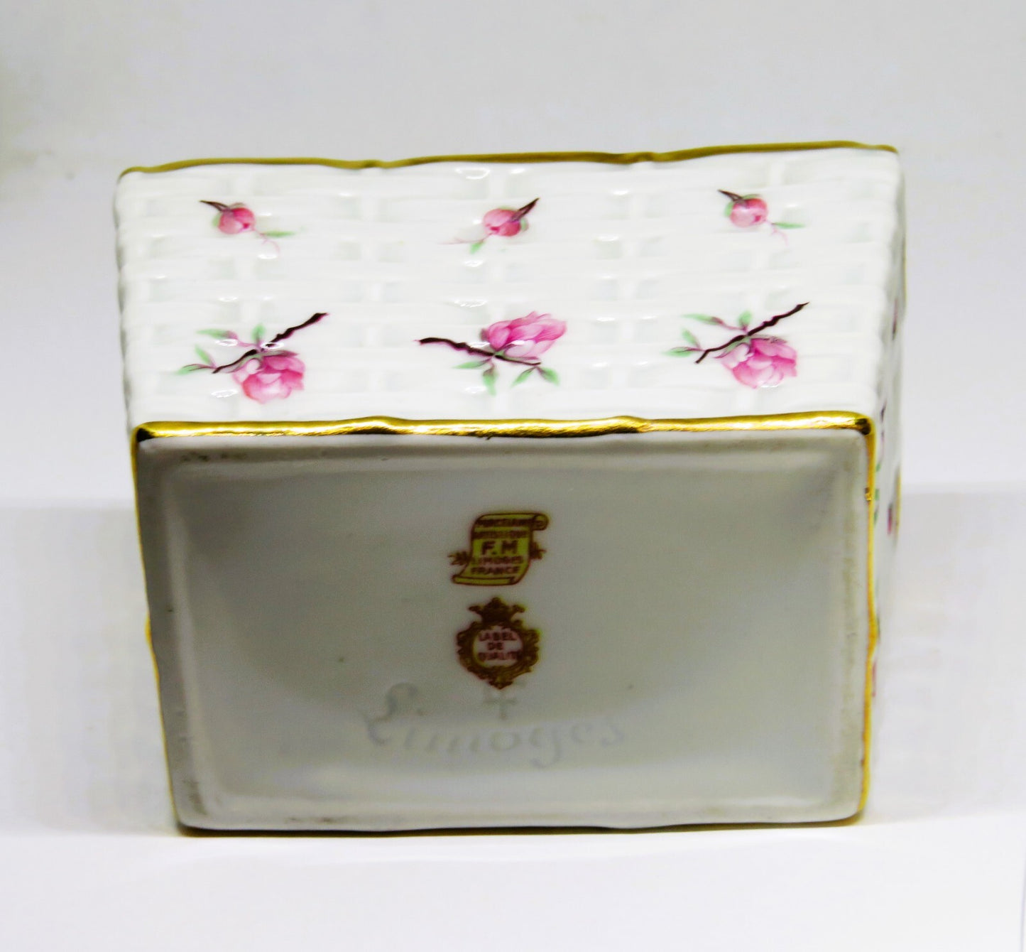 LIMOGES FRANCE TWO PIECE BOX ~ 'WOVEN WICKER' WITH PINK FLOWERS & BUDS