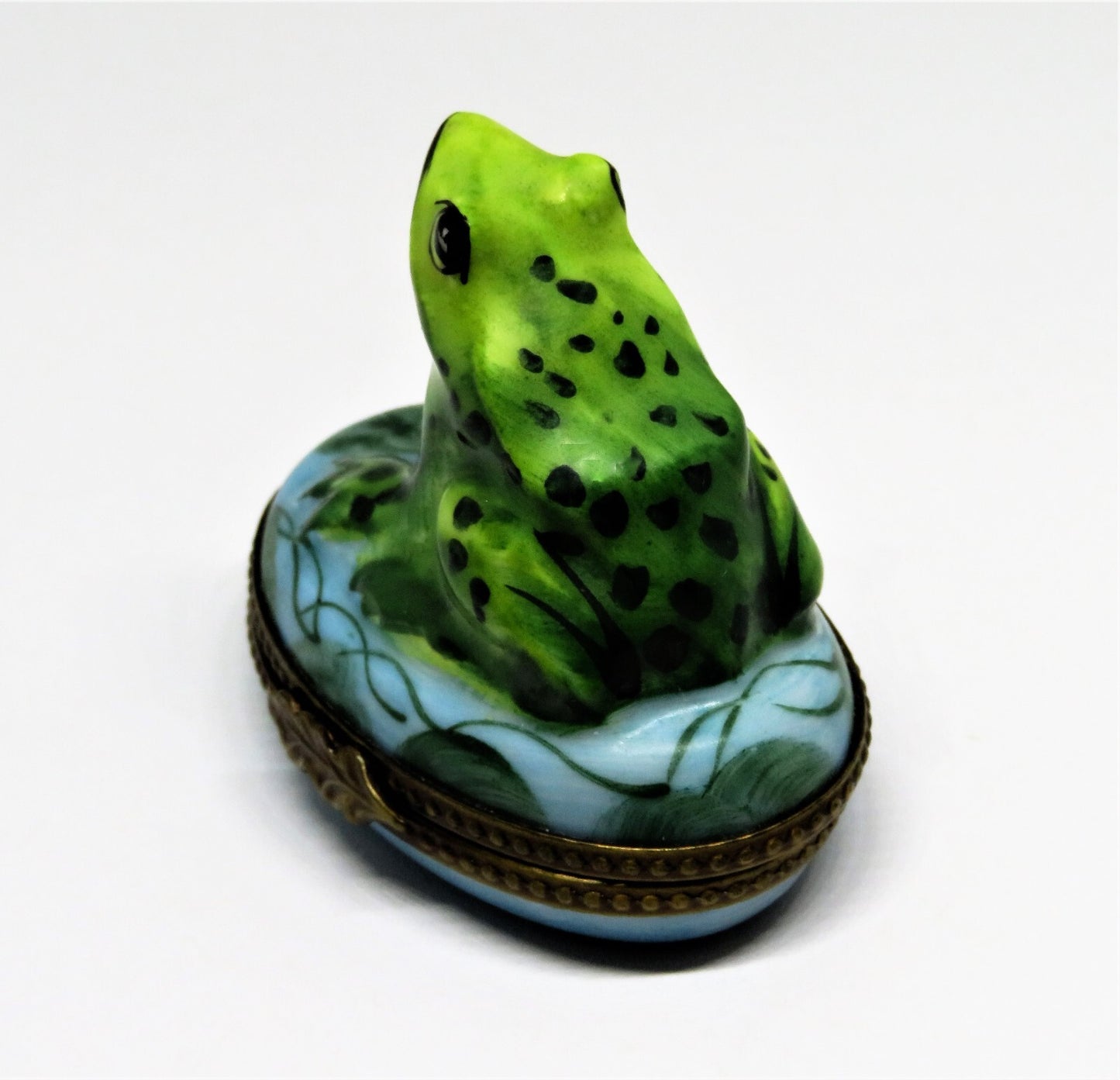 LIMOGES FRANCE BOX - PARRY-VIEILLE - VINTAGE FROG IN A POND - LILY PADS