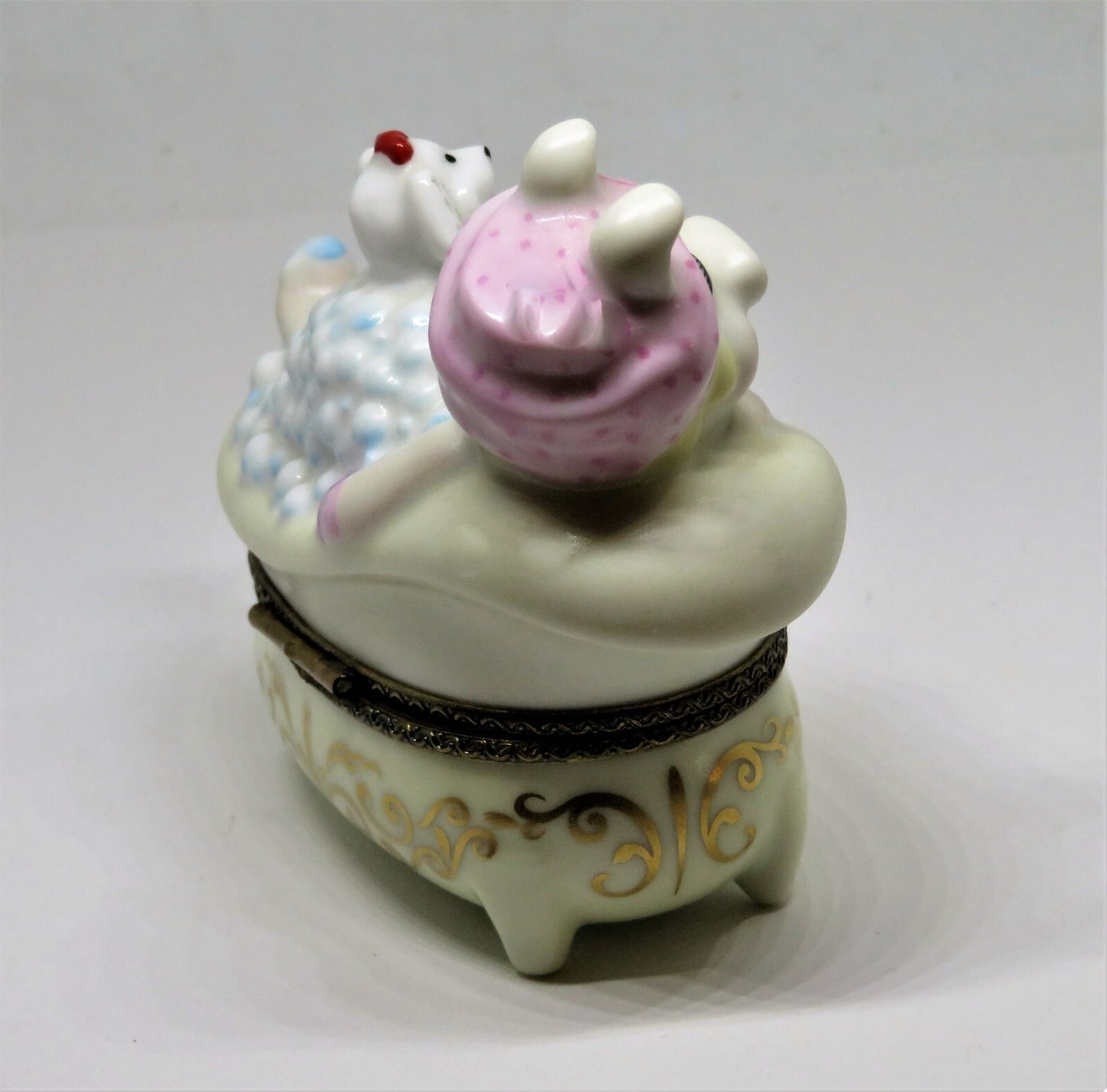 LIMOGES BOX- MISS PIGGY & DOG FOO-FOO IN A BUBBLE BATH - MUPPETS - SESAME STREET