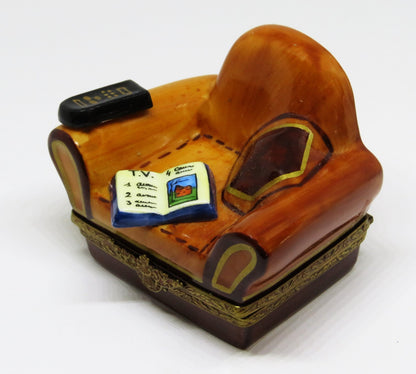 LIMOGES BOX -GR- MAN'S LEATHER EASY CHAIR -TV GUIDE & REMOTE CONTROL- EYEGLASSES