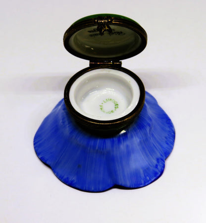 LIMOGES FRANCE BOX ~ BLUE  & WHITE FLOWER & GREEN CENTER ~ PEINT MAIN
