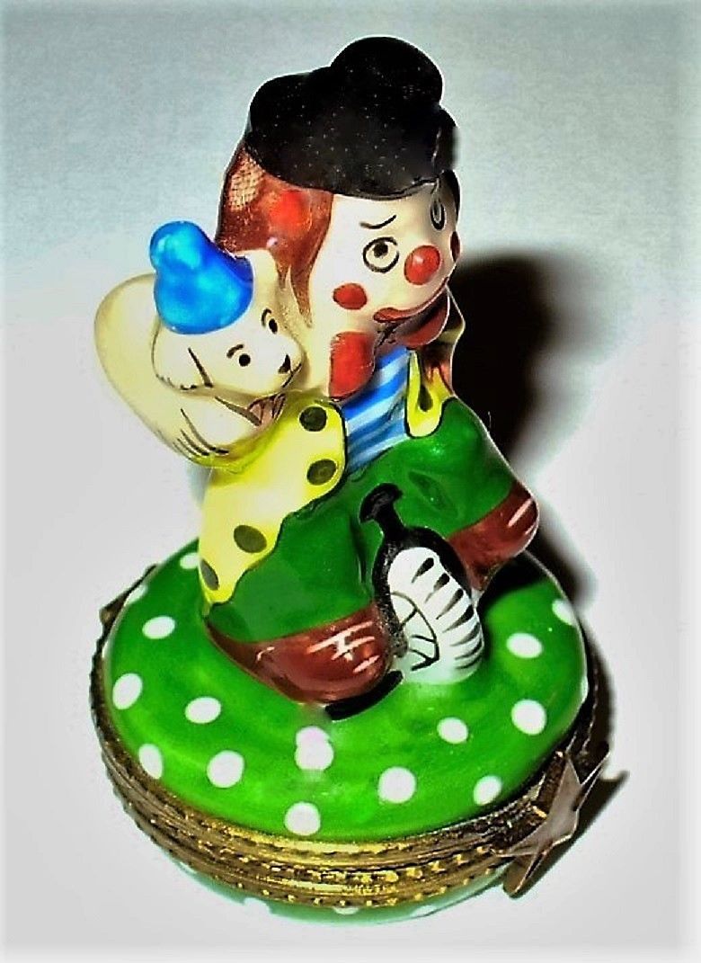 LIMOGES FRANCE BOX- CIRCUS CLOWN RIDING A UNICYCLE & DOG -POLKA DOTS- STAR CLASP