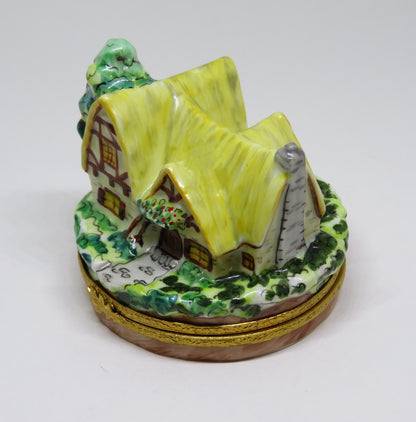 LIMOGES FRANCE BOX -ARTORIA- SNOW WHITE -COTTAGE OF THE SEVEN DWARFS- LE -DISNEY