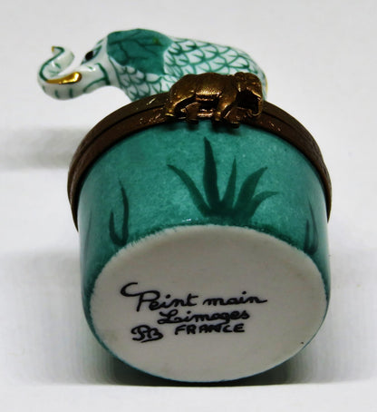 LIMOGES FRANCE BOX - TEAL FISHNET AFRICAN ELEPHANT - HEREND STYLE FISH NET