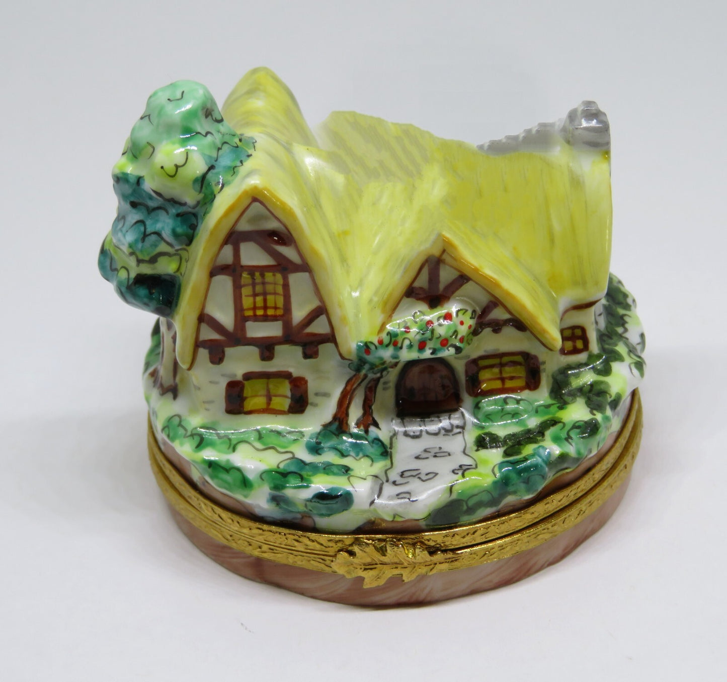 LIMOGES FRANCE BOX -ARTORIA- SNOW WHITE -COTTAGE OF THE SEVEN DWARFS- LE -DISNEY