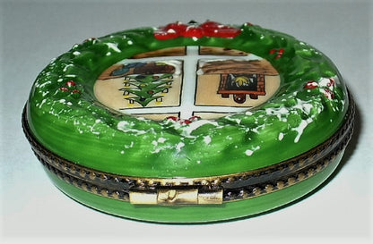 LIMOGES BOX - CHRISTMAS - WREATH & LIVING ROOM SCENE - FIREPLACE & TREE - HOLLY