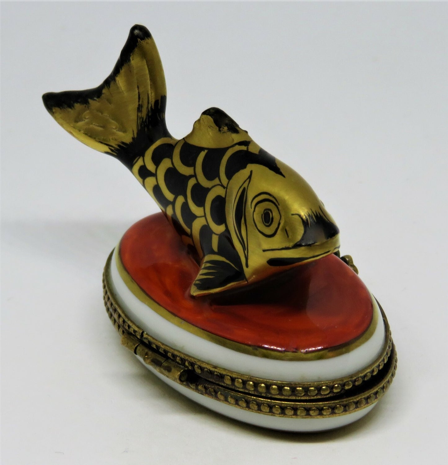 LIMOGES FRANCE BOX - BLACK & GOLD TROPICAL FISH - LUCKY FOUR LEAF CLOVER CLASP