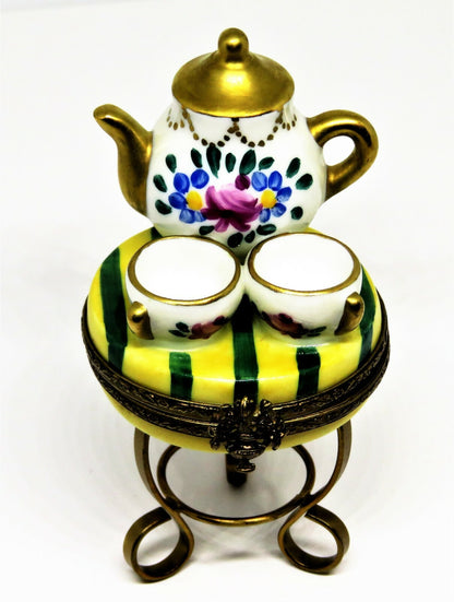 LIMOGES FRANCE BOX ~ PV ~ TABLE & TEAPOT & TEACUPS ~ LE 134/250 ~ PEINT MAIN