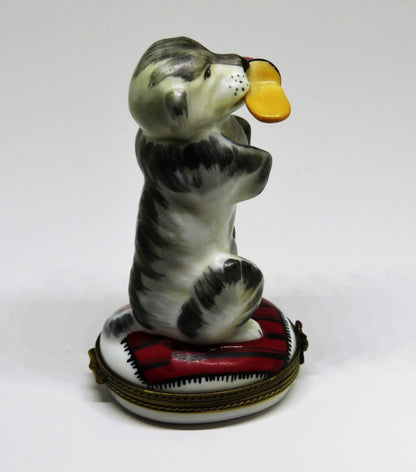 LIMOGES FRANCE BOX ~ CHAMART ~ CUTE SHAGGY PUPPY & SLIPPER ~ DOG ~ PEINT MAIN
