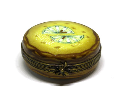 LIMOGES BOX ~EXIMIOUS~ LEMON TART & POWDERED SUGAR ~DESSERT~ PASTRY ~PEINT MAIN